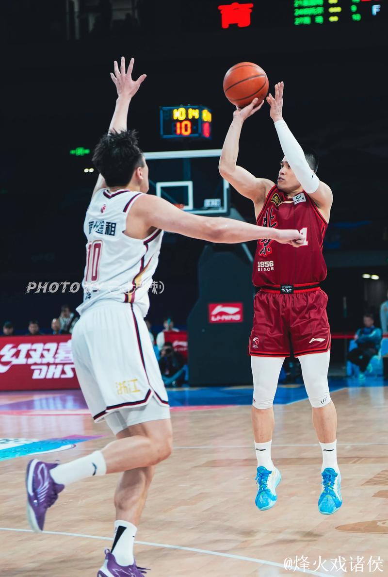 陈盈骏15分首钢胜广州 琼斯三双吉林胜江苏